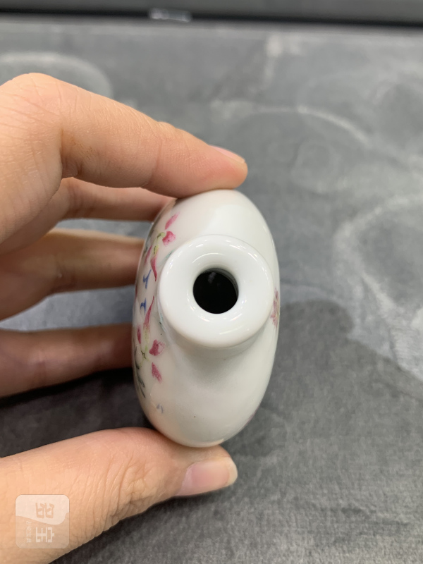 清道光粉彩宝相花卉纹鼻烟壶 - 图6